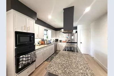 13914 Swiss Hill Drive, Houston, TX 77077 - Photo 9