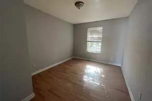 5142 Higgins St, Houston, TX 77033 - Photo 5