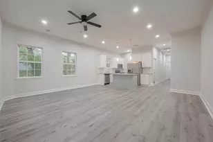 2528 S Texas Ave St, Pearland, TX 77581 - Photo 13