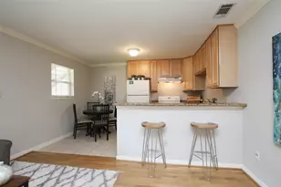 1307 Welch St, Houston, TX 77006 - Photo 3