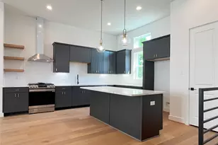 326 Eastwood St, Houston, TX 77011 - Photo 5