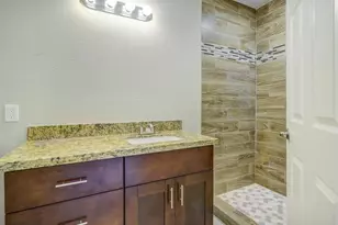 16626 Forest Bend Ave, Friendswood, TX 77546 - Photo 9