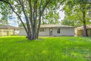 16626 Forest Bend Ave, Friendswood, TX 77546 - Photo 11