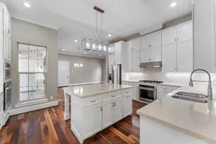 14 Jetty Point Dr, The Woodlands, TX 77380 - Photo 7