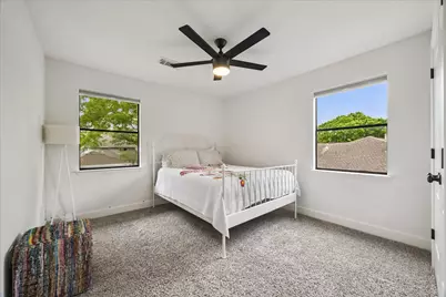 823 Millpond Drive, Sugar Land, TX 77498 - Photo 23