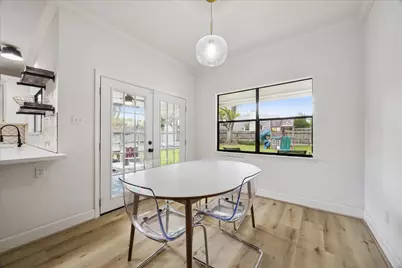 823 Millpond Drive, Sugar Land, TX 77498 - Photo 13