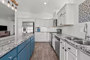 214 Sampan Dr, Tiki Island, TX 77554 - Photo 21