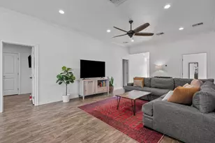 214 Sampan Dr, Tiki Island, TX 77554 - Photo 9