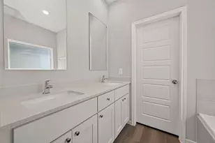 15655 Coneflower Hls Dr, Houston, TX 77090 - Photo 17