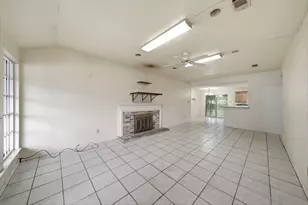 13334 Wells River Dr, Houston, TX 77041 - Photo 5