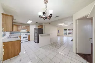 13334 Wells River Dr, Houston, TX 77041 - Photo 9