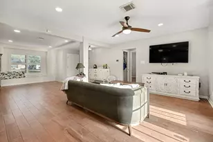 3037 Longwood Ln, Dickinson, TX 77539 - Photo 5