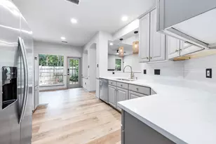 83 S Spiral Vine Cir, The Woodlands, TX 77381 - Photo 7