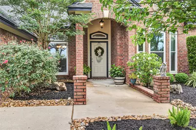 123 Jamestown Avenue, Clute, TX 77531 - Photo 3