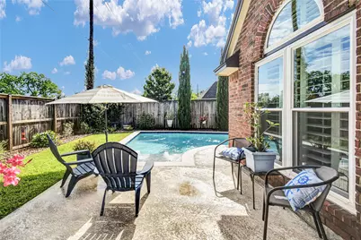 123 Jamestown Avenue, Clute, TX 77531 - Photo 33