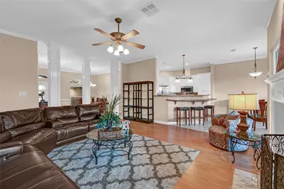 123 Jamestown Avenue, Clute, TX 77531 - Photo 11