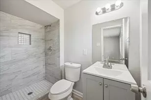 5922 Fontenelle Dr, Houston, TX 77035 - Photo 13