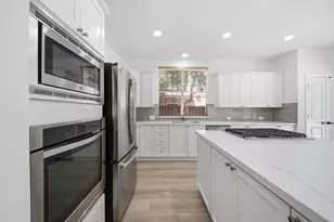 14 Wintercorn Pl, The Woodlands, TX 77382 - Photo 11
