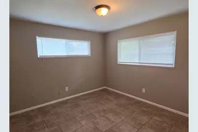 9007 Glen Shadow Drive, Houston, TX 77088 - Photo 17
