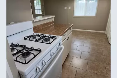 9007 Glen Shadow Drive, Houston, TX 77088 - Photo 11