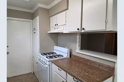 9007 Glen Shadow Drive, Houston, TX 77088 - Photo 9
