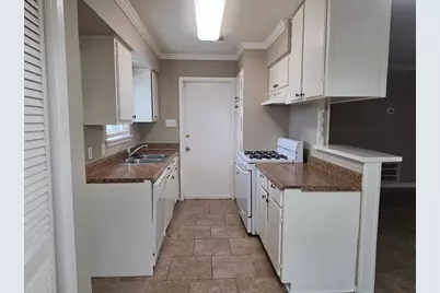 9007 Glen Shadow Drive, Houston, TX 77088 - Photo 7
