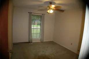 705 Sycamore Street S, Lake Jackson, TX 77566 - Photo 5