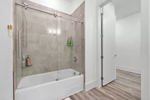 199 Waterpoint Ct, Conroe, TX 77356 - Photo 13