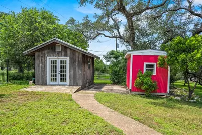 110 W Sierra Circle, San Marcos, TX 78666 - Photo 17