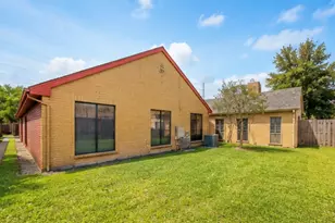 11111 Jones Rd W, Houston, TX 77065 - Photo 7