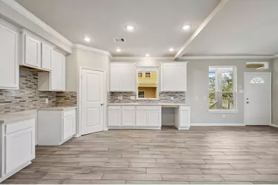 704 Lee Street NW, La Porte, TX 77571 - Photo 5