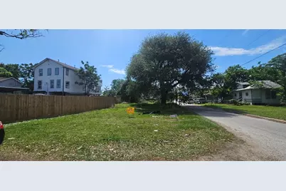 1401 34th Street, Galveston, TX 77550 - Photo 1