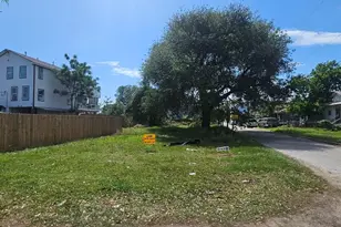 1401 34th St, Galveston, TX 77550 - Photo 1