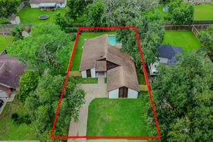 110 Anchusa St, Lake Jackson, TX 77566 - Photo 1