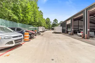 12827 Hwy 105 E, Conroe, TX 77306 - Photo 5