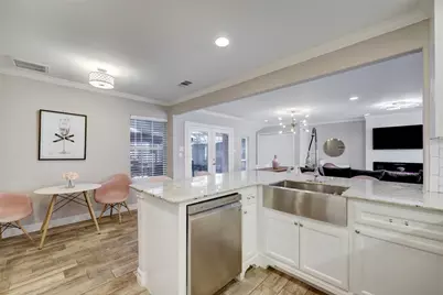 9007 Beverlyhill Street, Houston, TX 77063 - Photo 9