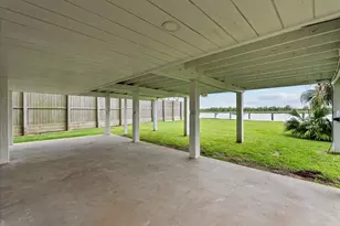5030 Scenic Dr, Dickinson, TX 77539 - Photo 11