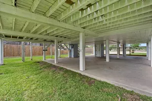 5030 Scenic Dr, Dickinson, TX 77539 - Photo 11