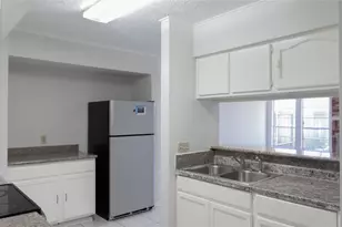 9102 Benthos Dr, Houston, TX 77083 - Photo 5