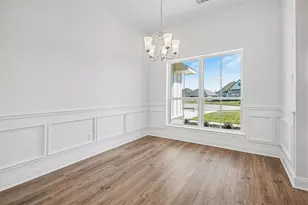 8 Gemstone Ct, Angleton, TX 77515 - Photo 5