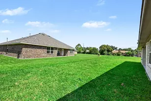 8 Gemstone Ct, Angleton, TX 77515 - Photo 25