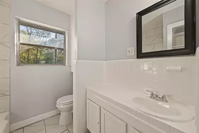 6058 Glenhurst Drive, Houston, TX 77033 - Photo 9