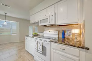 15710 Spring Forest Dr, Houston, TX 77059 - Photo 7