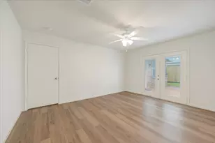 15710 Spring Forest Dr, Houston, TX 77059 - Photo 19