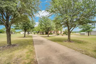 241 Cody Rd, Ennis, TX 75119 - Photo 3