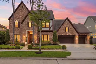 195 S Thatcher Bend Cir, The Woodlands, TX 77389 - Photo 1