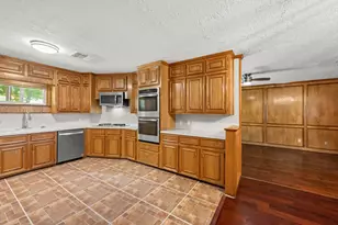 616 Cannan Dr, Angleton, TX 77515 - Photo 13
