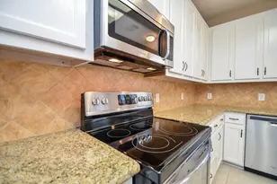 1118 Cambrian Park Ct, Sugar Land, TX 77479 - Photo 9