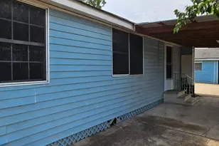 2415 Perry St, Baytown, TX 77521 - Photo 17