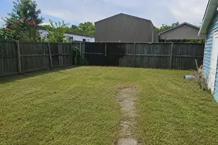 2415 Perry St, Baytown, TX 77521 - Photo 19